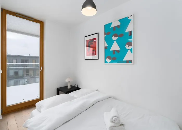 Bulwar Kurlandzki Downtown By Bookinghost * Cracovia