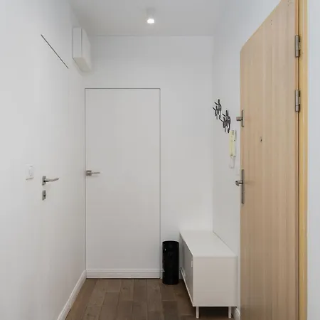 شقة Bulwar Kurlandzki Downtown By Bookinghost