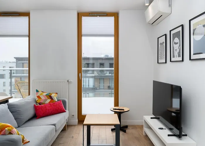 Bulwar Kurlandzki Downtown By Bookinghost