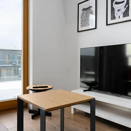 Bulwar Kurlandzki Downtown By Bookinghost * Краков